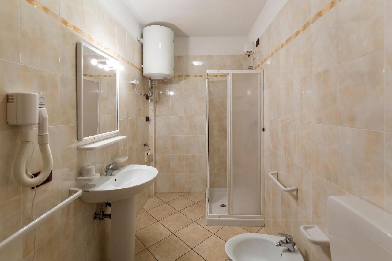 카오를레 Robinia/Pinetine Lido Altanea 아파트 외부 사진